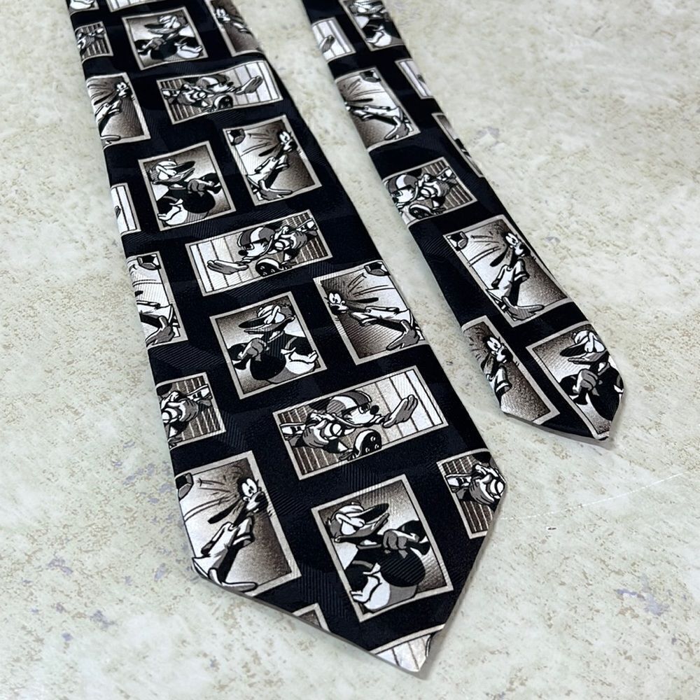 Mickey Unlimited Sports Tie! Perfect for Coach!